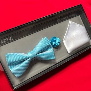 Apt. 9 sand bar solids bow tie set. NWT!